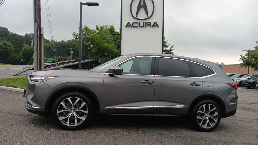Used 2024 Acura MDX w/ Technology Package AWD/4WD image 2