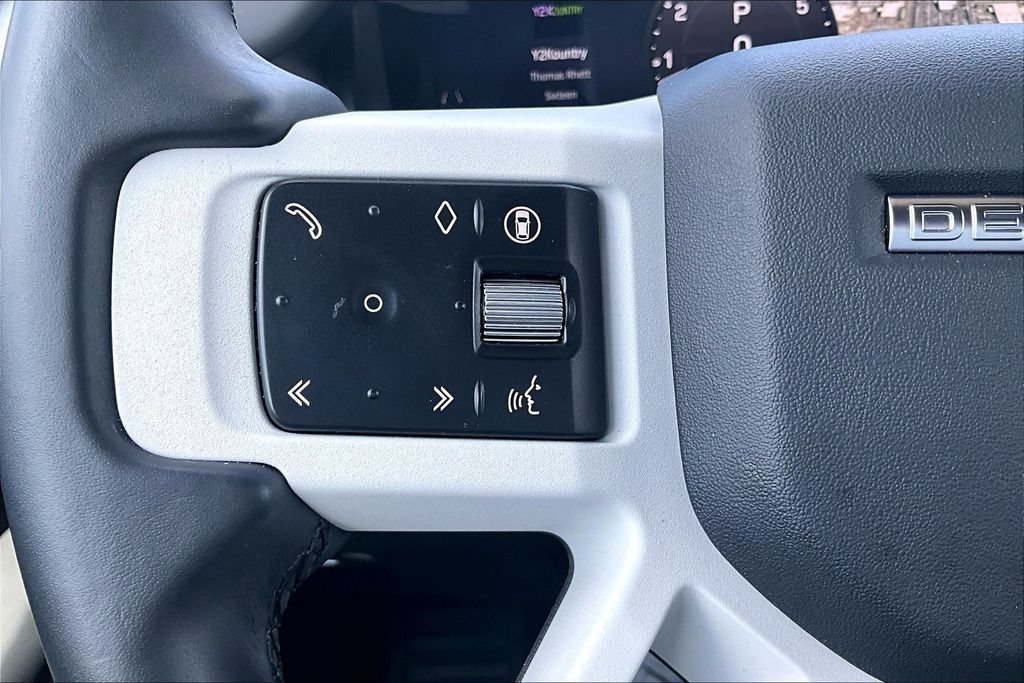 Certified 2025 Land Rover Defender 130 X-Dynamic SE AWD/4WD image 19
