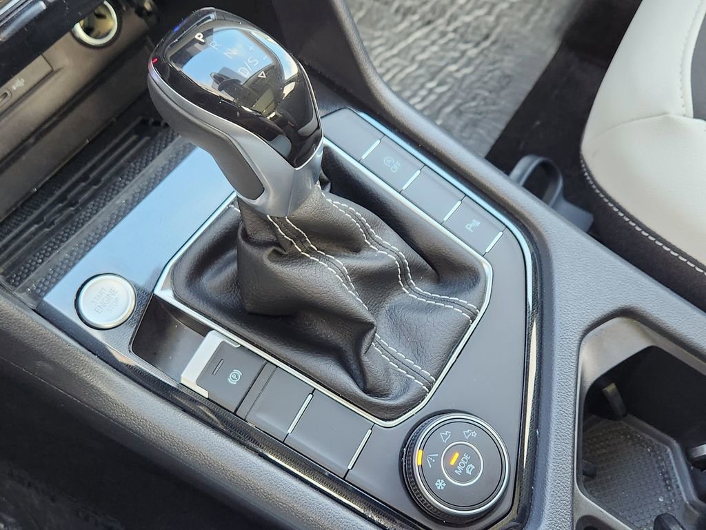 New 2025 Volkswagen Taos SE image 11