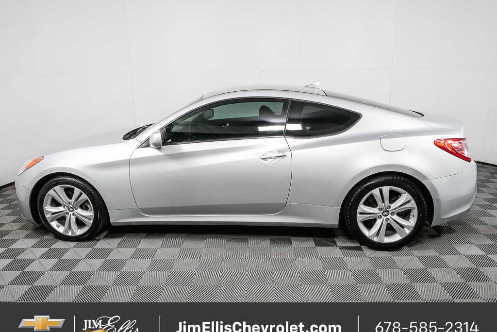Used 2011 Hyundai Genesis 2.0T image 25