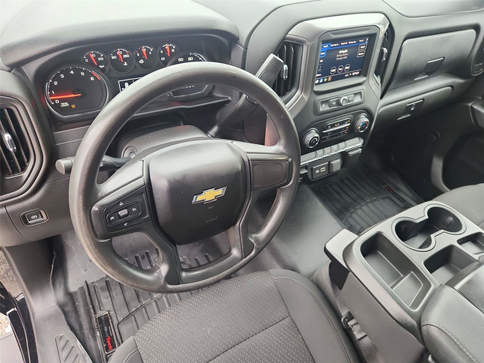 Used 2022 Chevrolet Silverado 2500 Custom w/ Custom Convenience Package AWD/4WD image 10