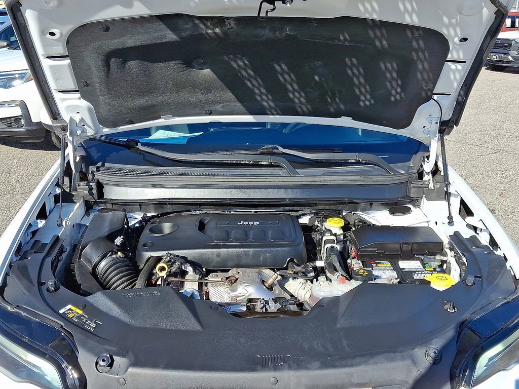 Used 2019 Jeep Cherokee Latitude Plus image 30