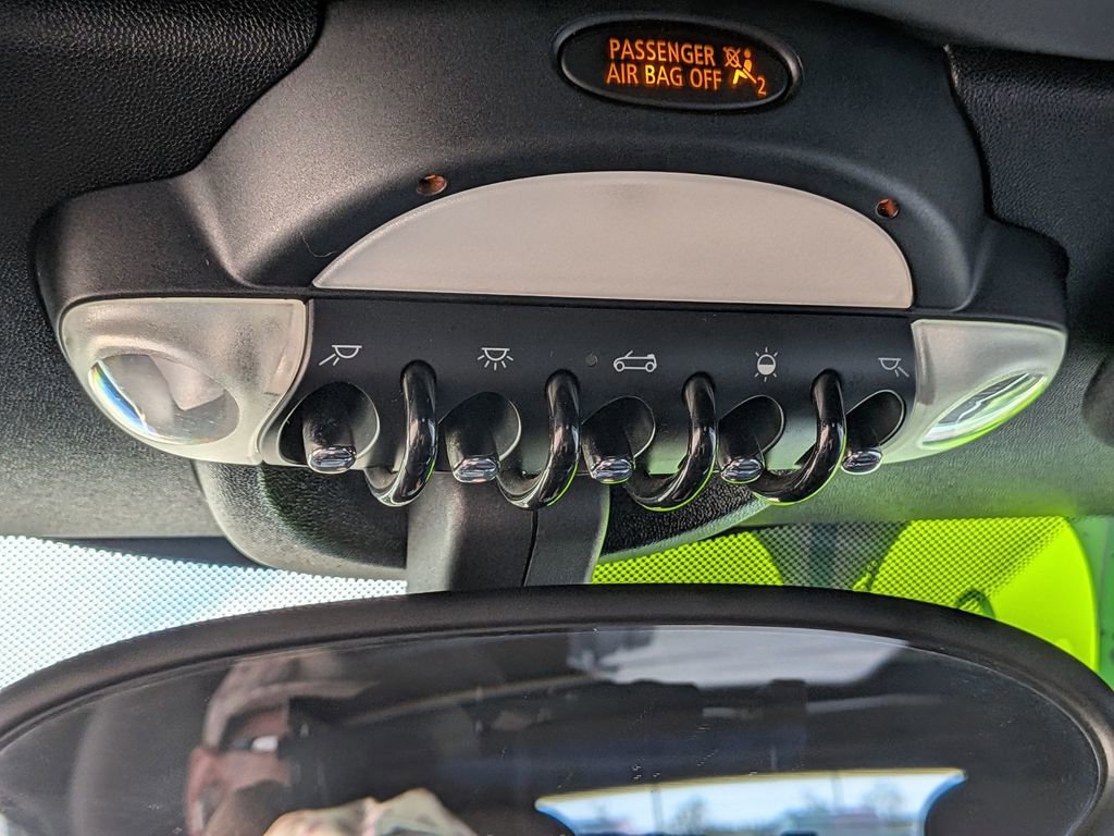 Used 2014 MINI Cooper Convertible image 28