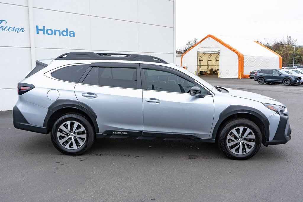 Used 2024 Subaru Outback Premium image 16