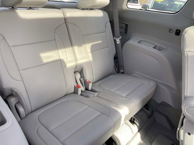 Used 2023 GMC Acadia SLT w/ Technology Package image 30