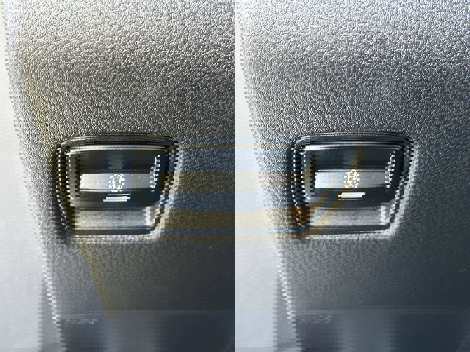 Used 2016 Porsche Panamera 4 image 29