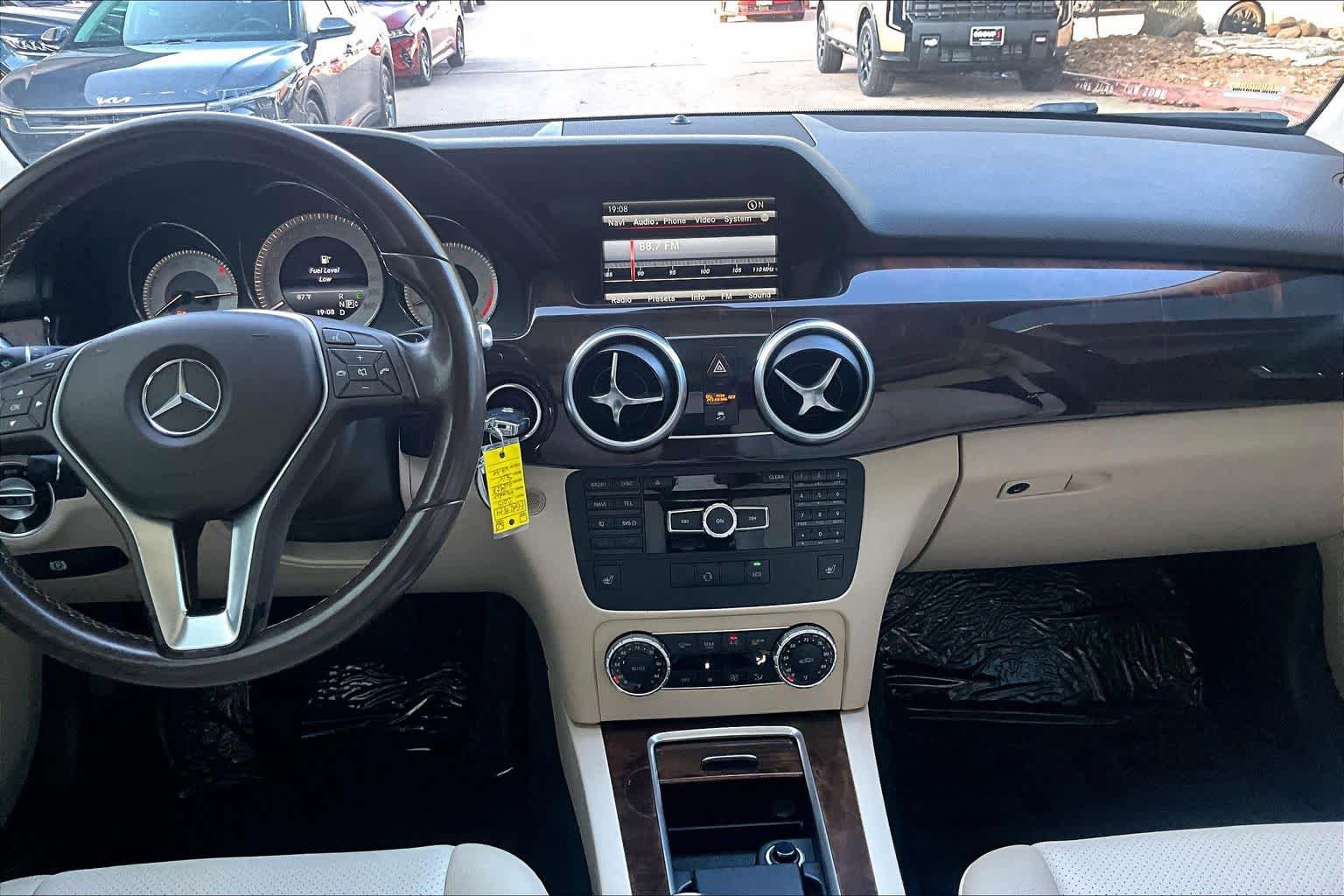 Used 2015 Mercedes-Benz GLK 350 2WD image 7