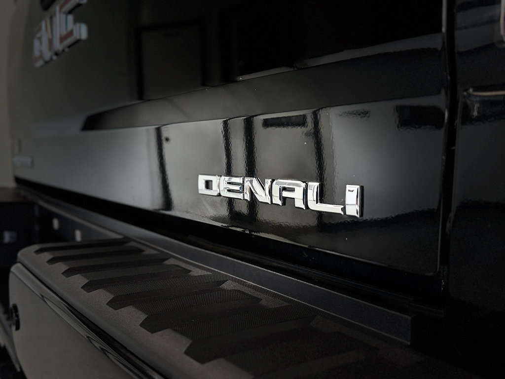 Used 2017 GMC Sierra 1500 Denali w/ Denali Ultimate Package AWD/4WD image 29