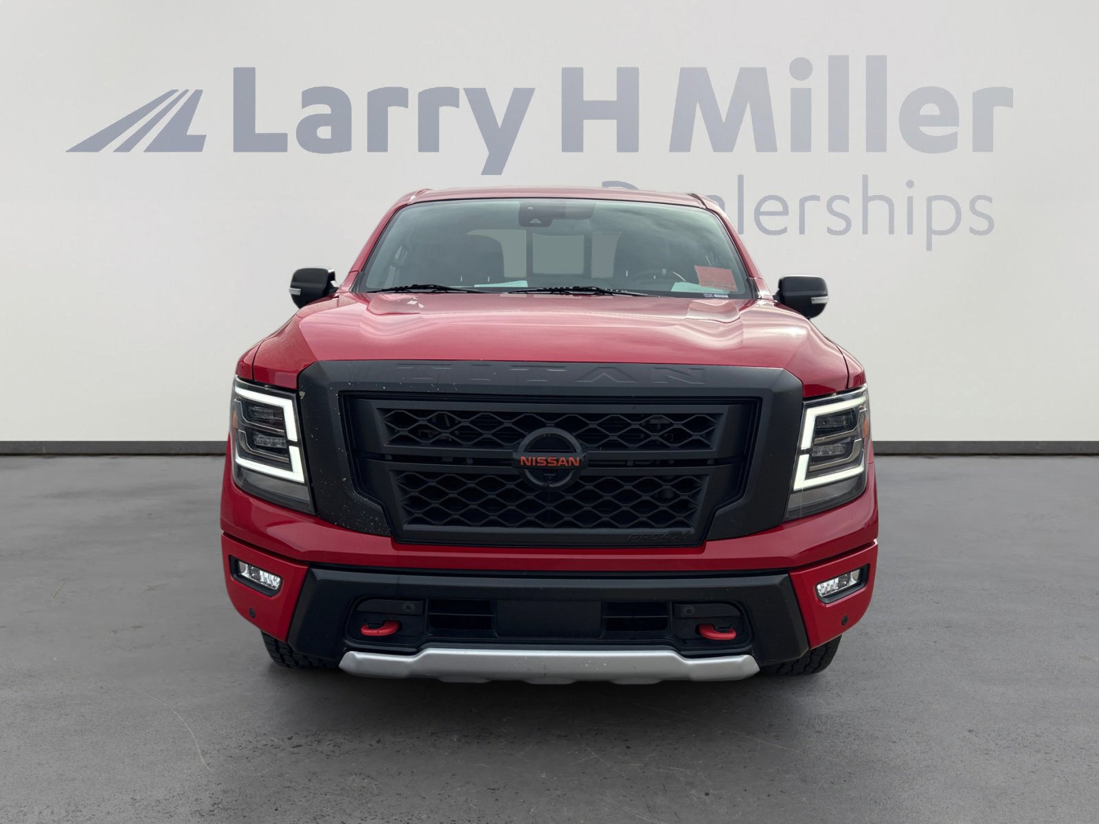 Used 2022 Nissan Titan PRO-4X w/ Pro-4x Convenience Package image 8