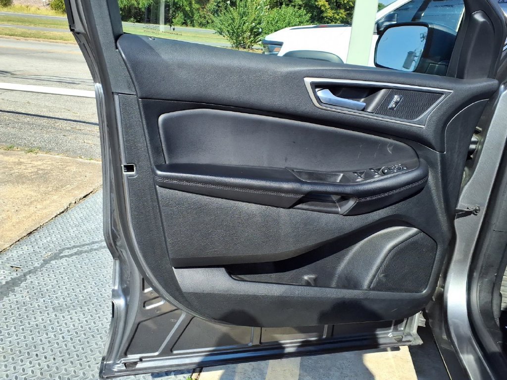 Used 2023 Ford Edge SEL w/ Convenience Package AWD/4WD image 17