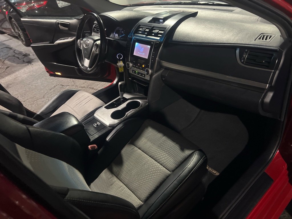 Used 2012 Toyota Camry SE image 18