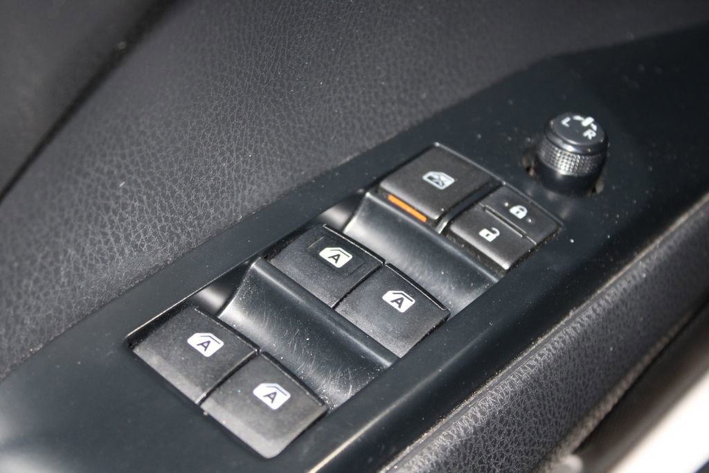 Used 2018 Toyota Camry SE image 30