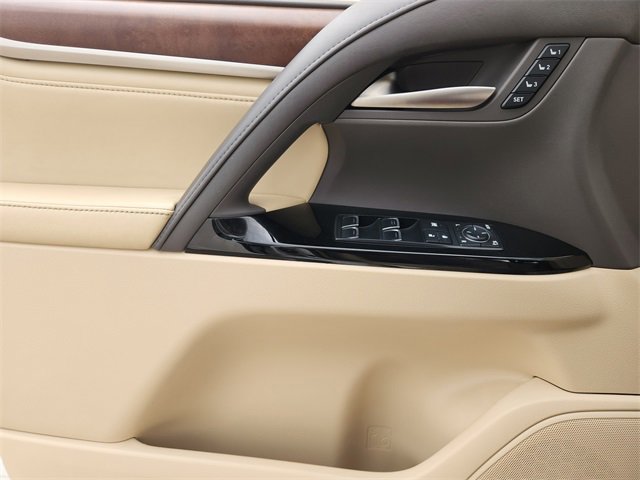 Used 2016 Lexus LX 570 4WD image 23