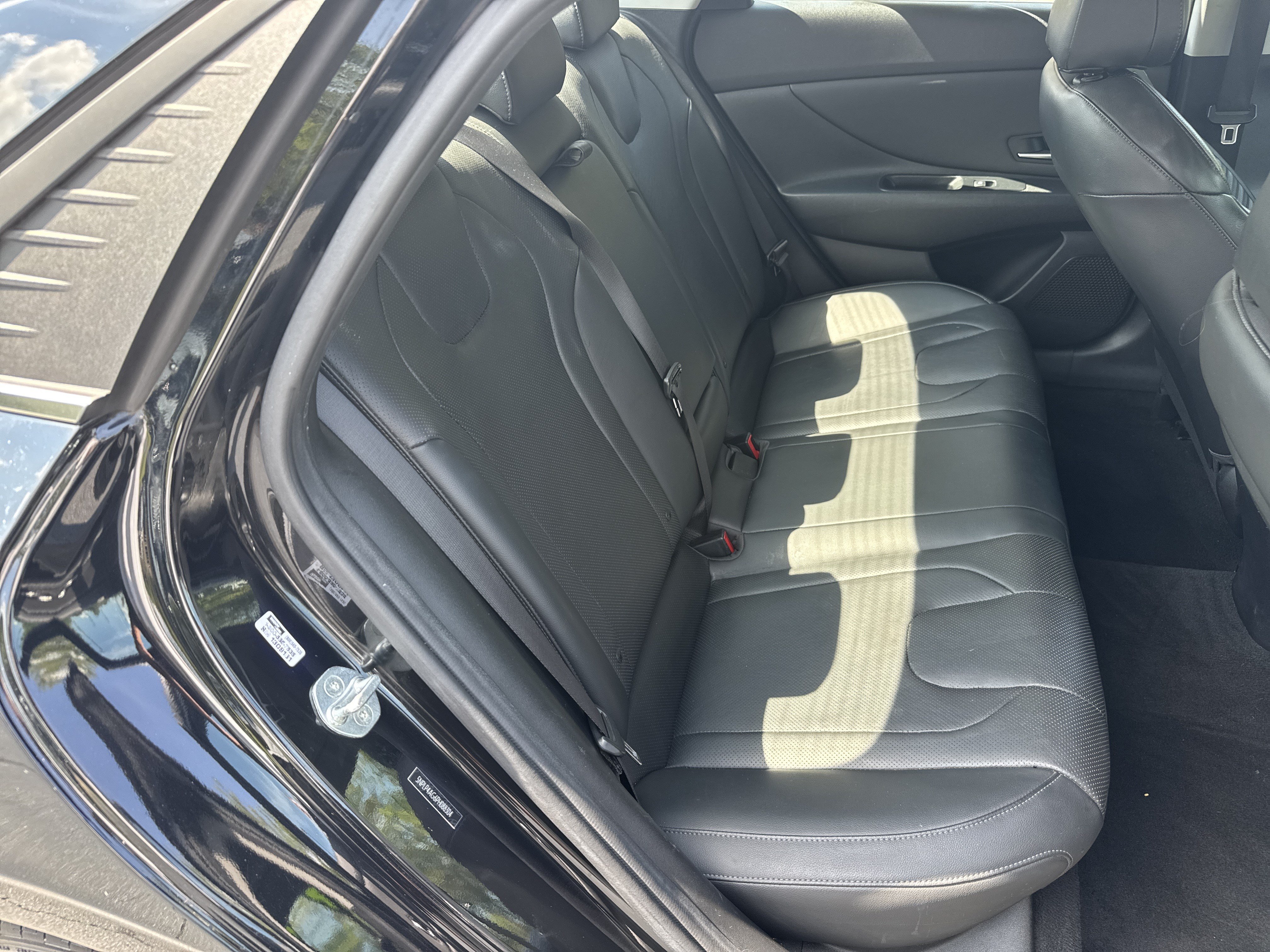 Used 2023 Hyundai Elantra Limited FWD image 13
