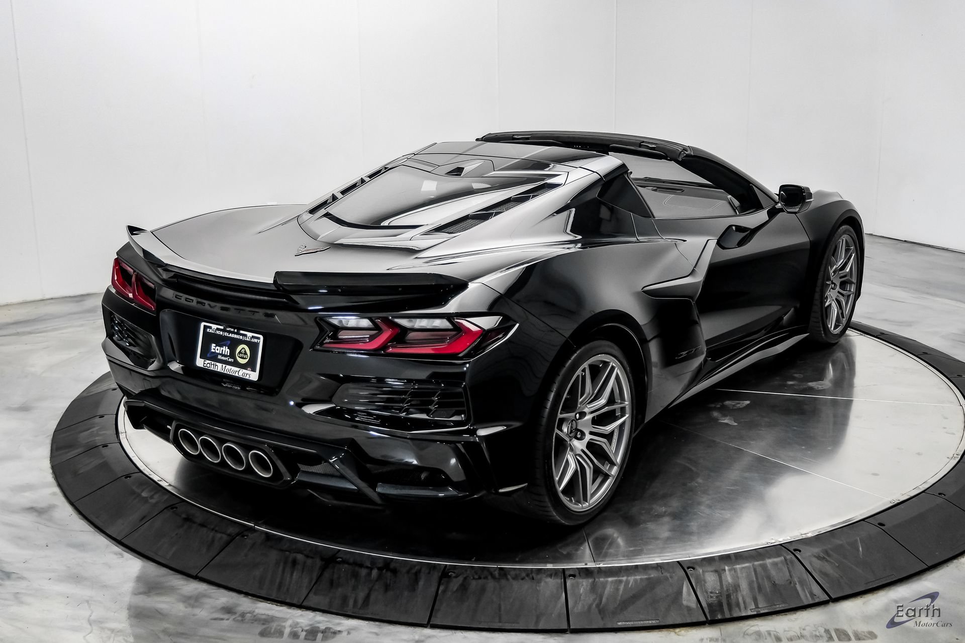 Used 2024 Chevrolet Corvette Z06 RWD image 24