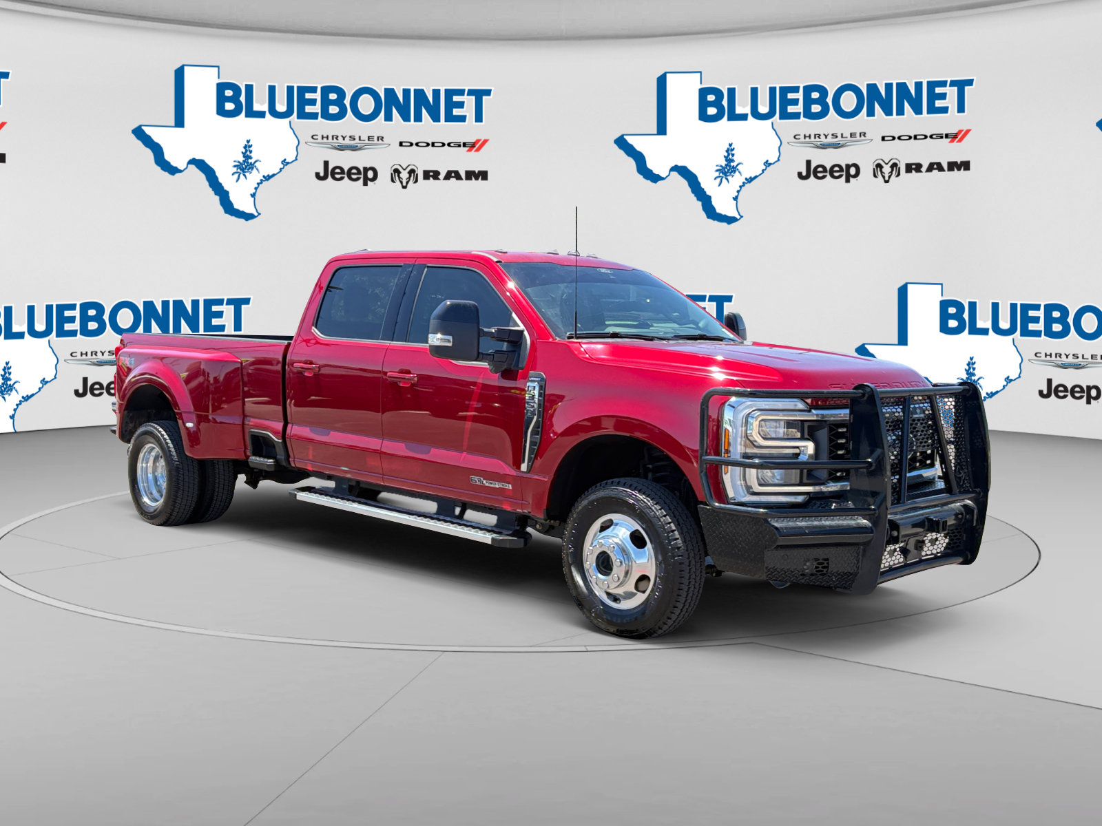 Used 2026 Ford F350 Lariat w/ FX4 Off-Road Package AWD/4WD image 3
