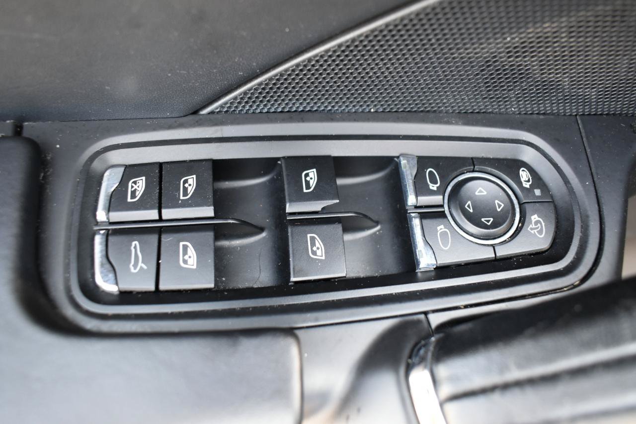 Used 2015 Porsche Cayenne Turbo AWD/4WD image 42