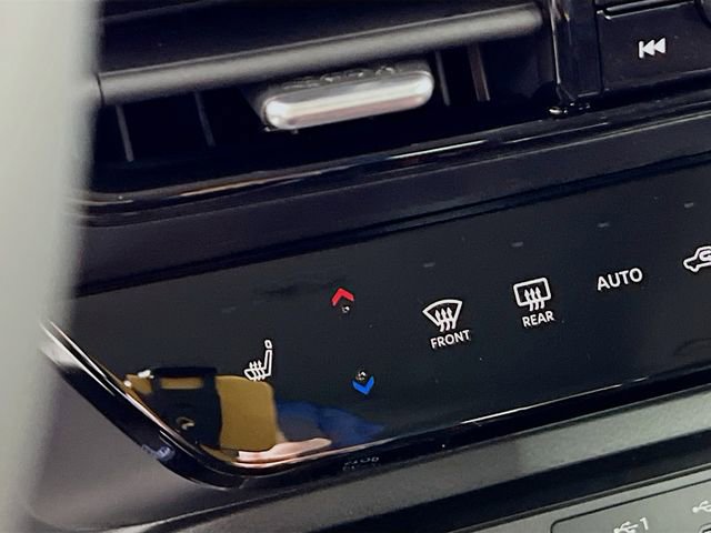 New 2026 Nissan Kicks SR image 18