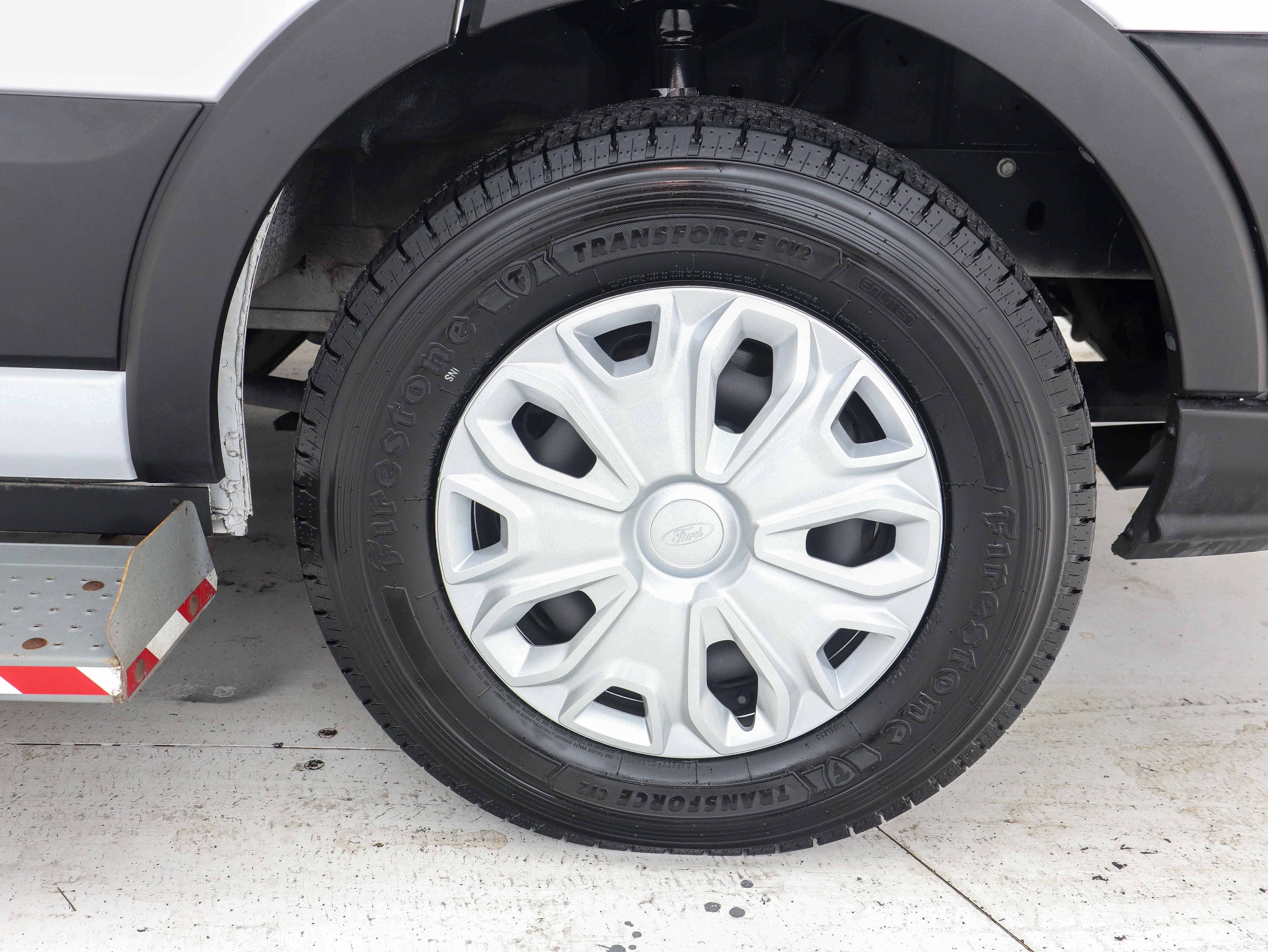 Used 2019 Ford Transit 350 XL image 33