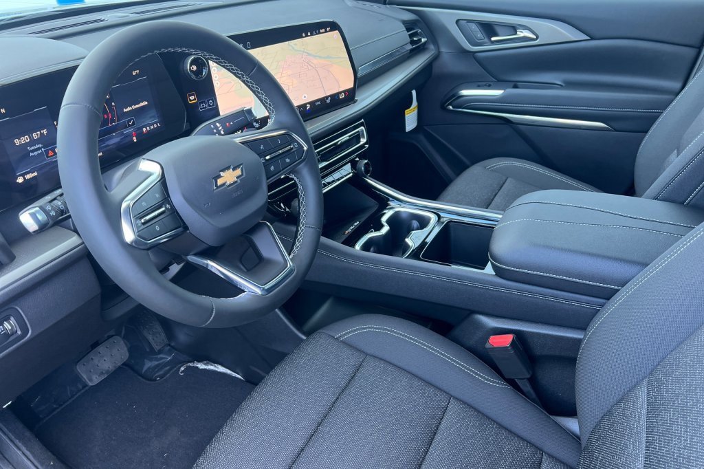 New 2026 Chevrolet Traverse LT w/ Driver Confidence Package image 7