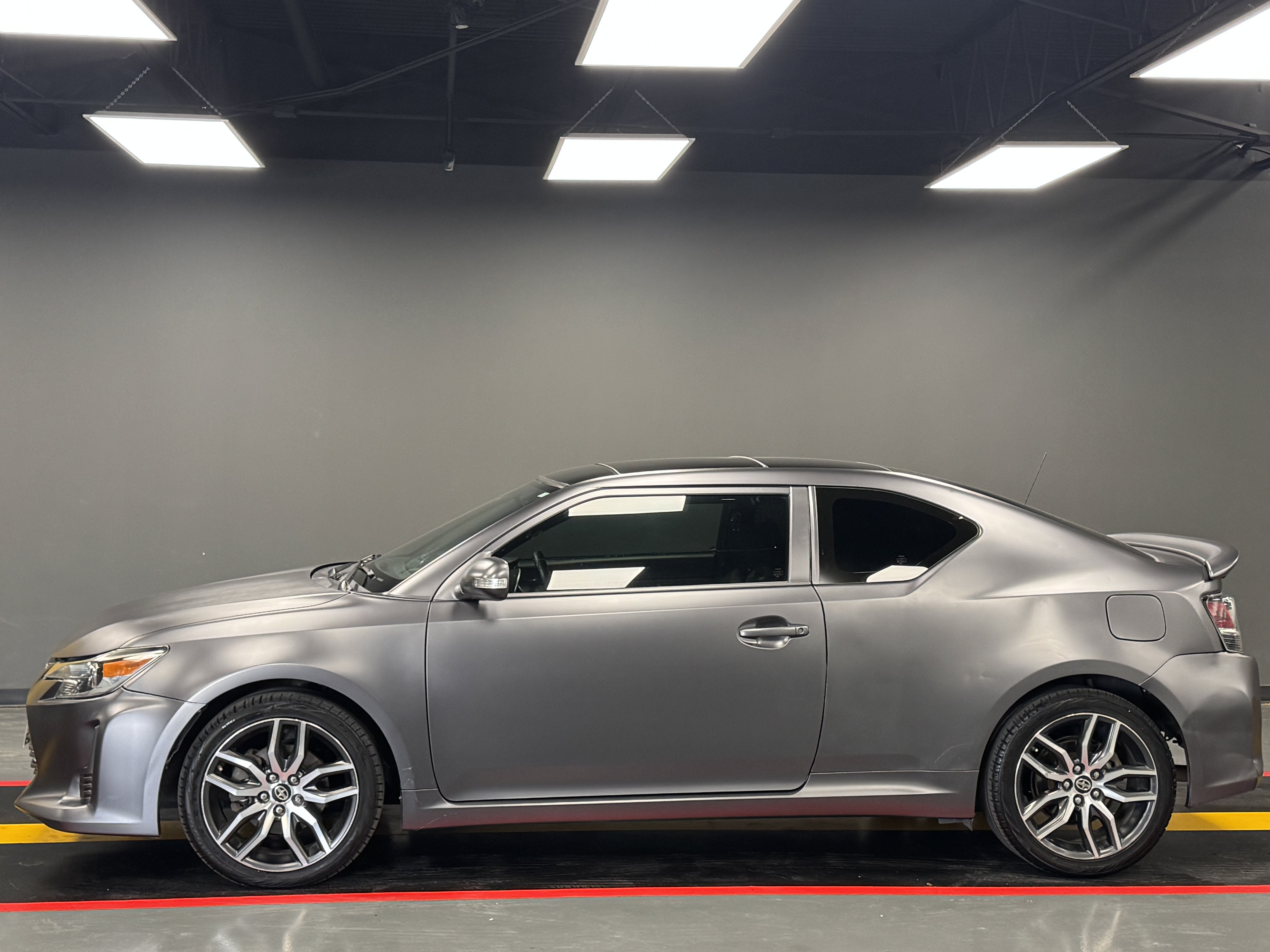 Used 2014 Scion tC FWD image 3