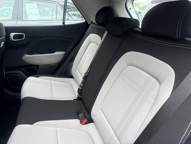 Used 2025 Hyundai Venue SEL FWD image 13