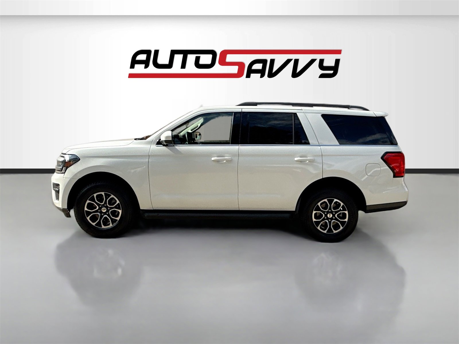 Used 2024 Ford Expedition XLT image 4