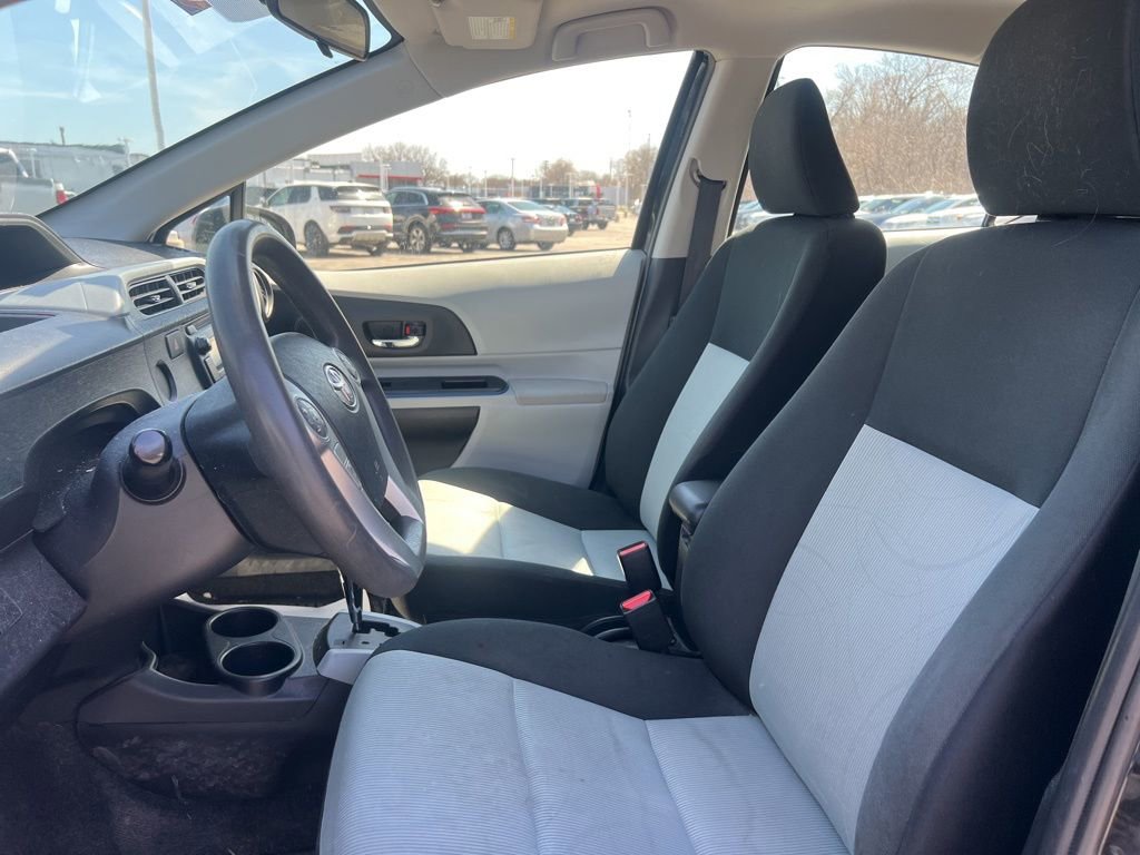 Used 2012 Toyota Prius C Two image 2
