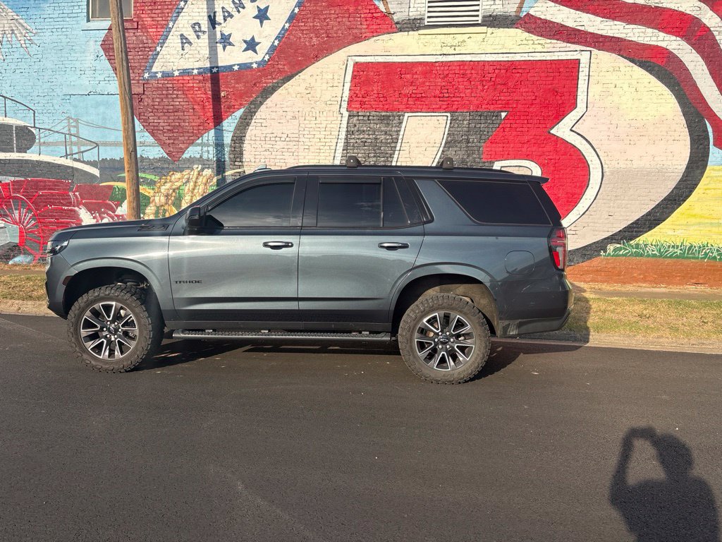 Used 2021 Chevrolet Tahoe Z71 w/ Z71 Signature Package AWD/4WD image 3