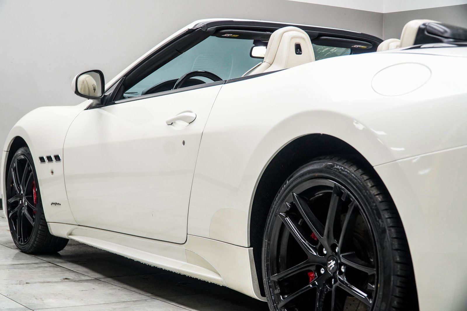 Used 2017 Maserati GranTurismo Sport image 17