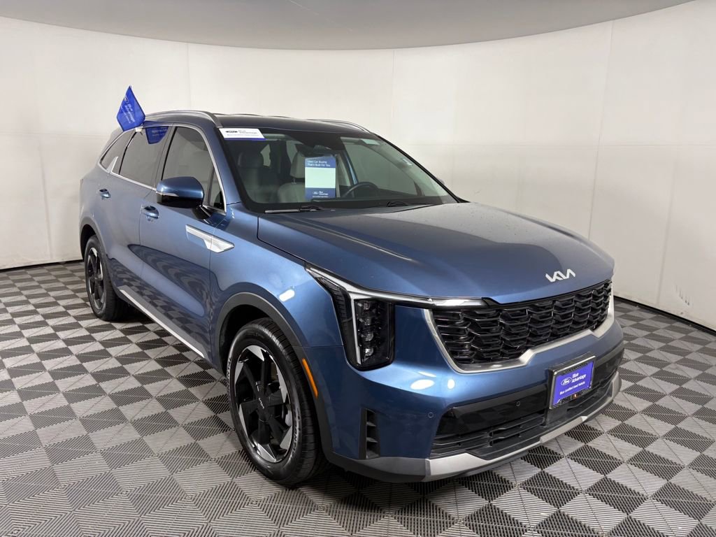 Used 2025 Kia Sorento EX