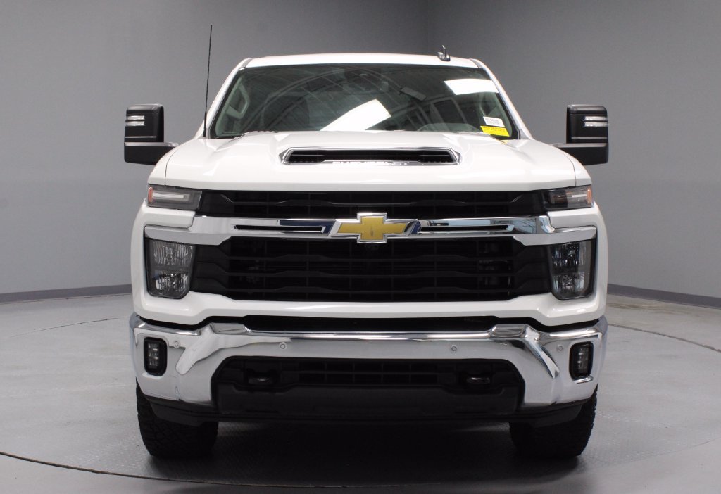 Used 2025 Chevrolet Silverado 2500 LT w/ Safety Package AWD/4WD image 6