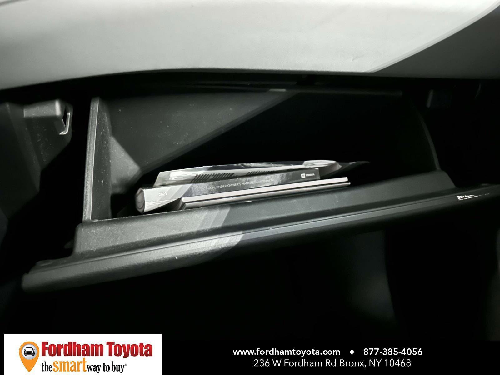 Used 2023 Toyota Highlander XLE image 28