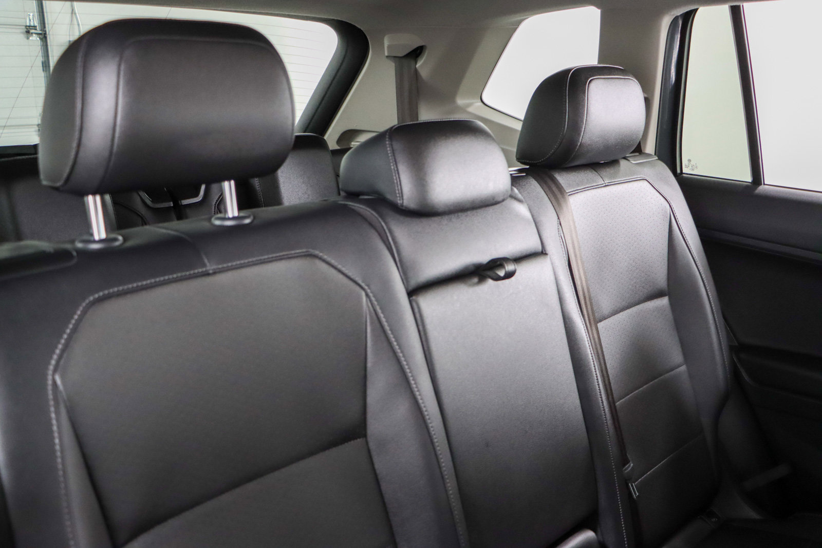 Used 2019 Volkswagen Tiguan SEL Premium R-Line image 28