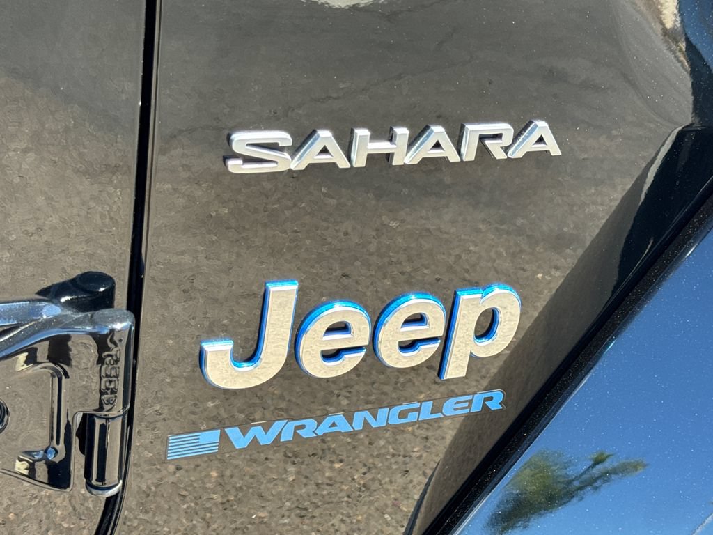 Used 2023 Jeep Wrangler Unlimited Sahara AWD/4WD image 8