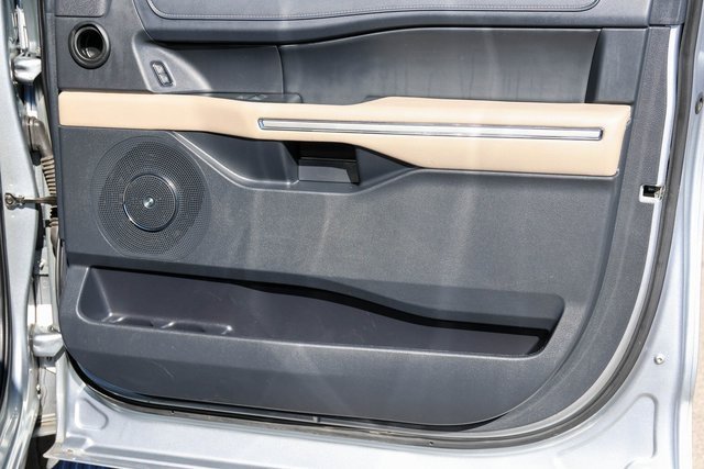 Used 2024 Ford Expedition Limited image 20