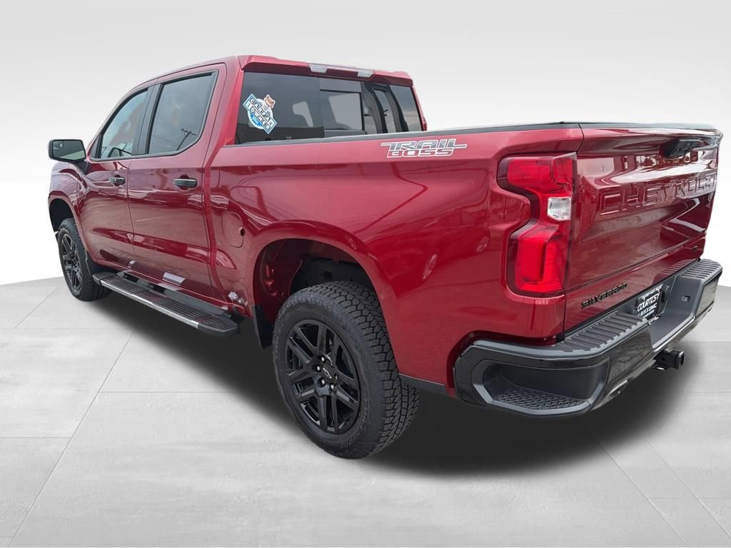 Used 2025 Chevrolet Silverado 1500 LT Trail Boss w/ Convenience Package II AWD/4WD image 4