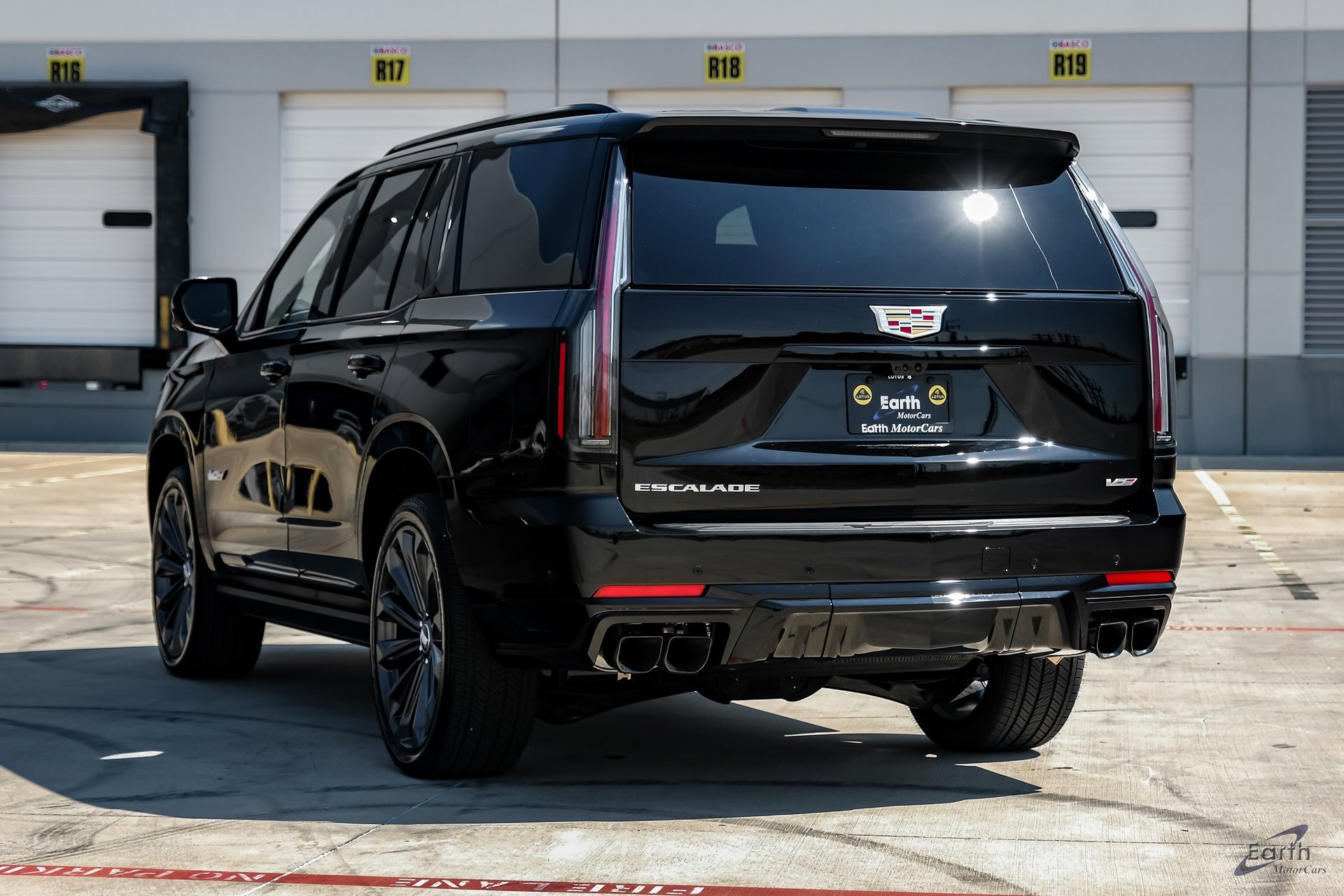 Used 2025 Cadillac Escalade V image 9