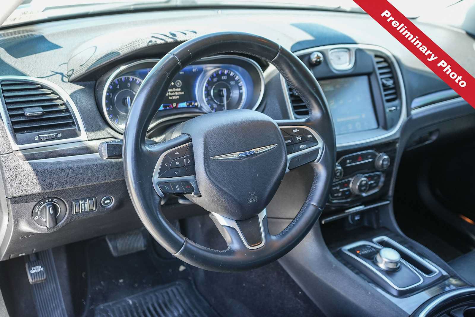 Used 2016 Chrysler 300 Limited RWD image 15