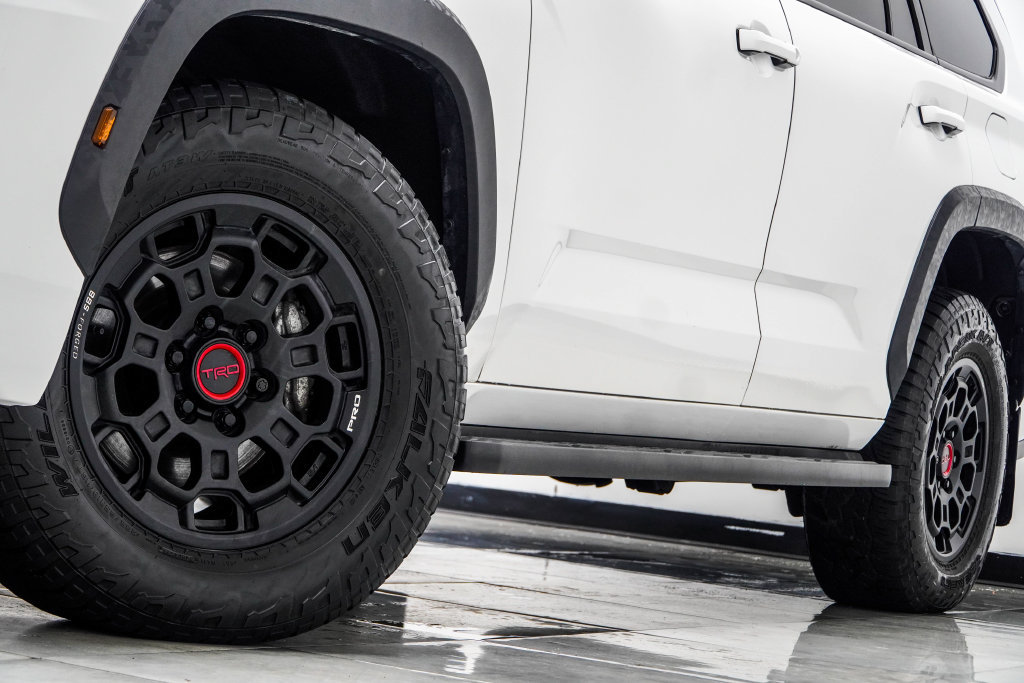 Used 2023 Toyota Sequoia TRD Pro AWD/4WD image 4