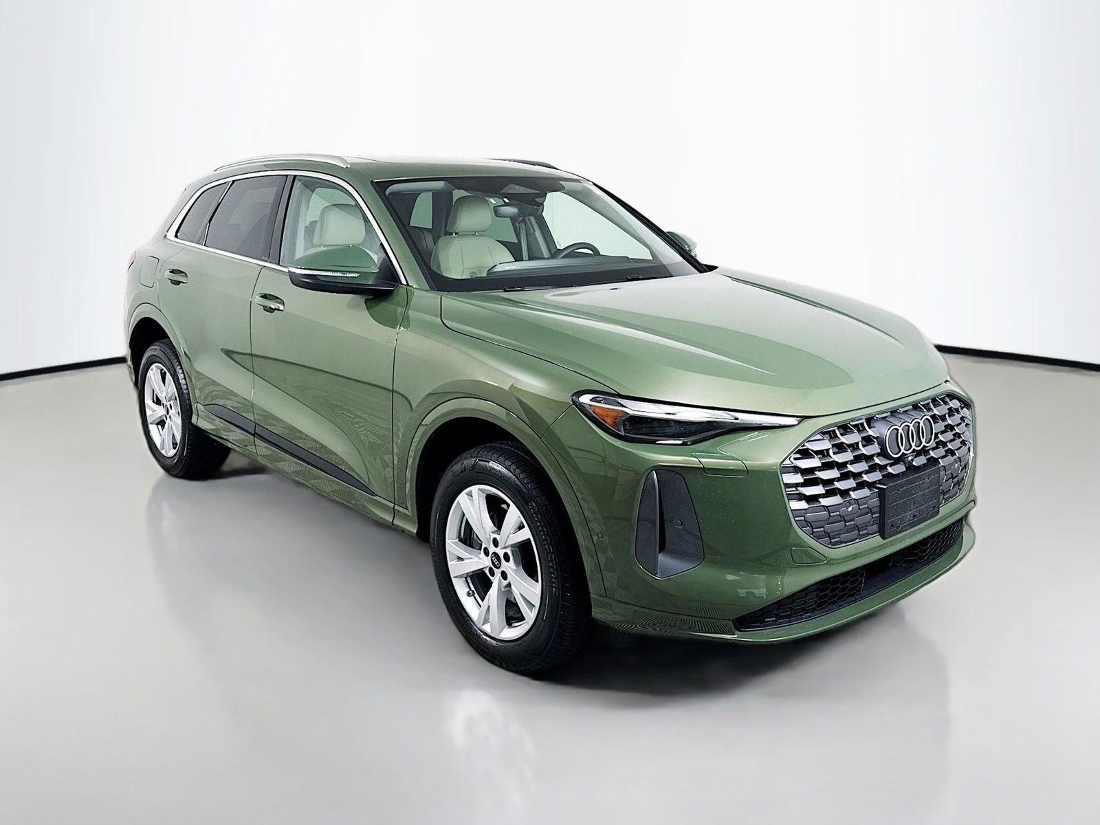 Used 2025 Audi Q5 Premium AWD/4WD image 7
