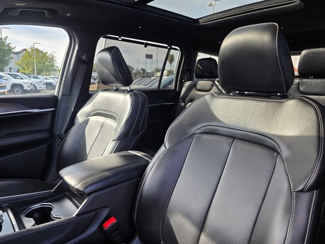 Used 2024 Jeep Grand Cherokee L Limited w/ Luxury Tech Group II AWD/4WD image 19