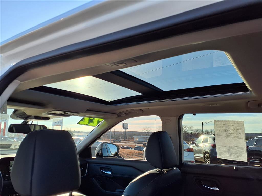 Certified 2022 Nissan Rogue SL w/ SL Premium Package image 13