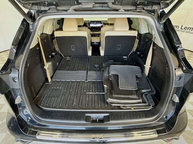 Used 2021 Toyota Highlander Platinum image 26