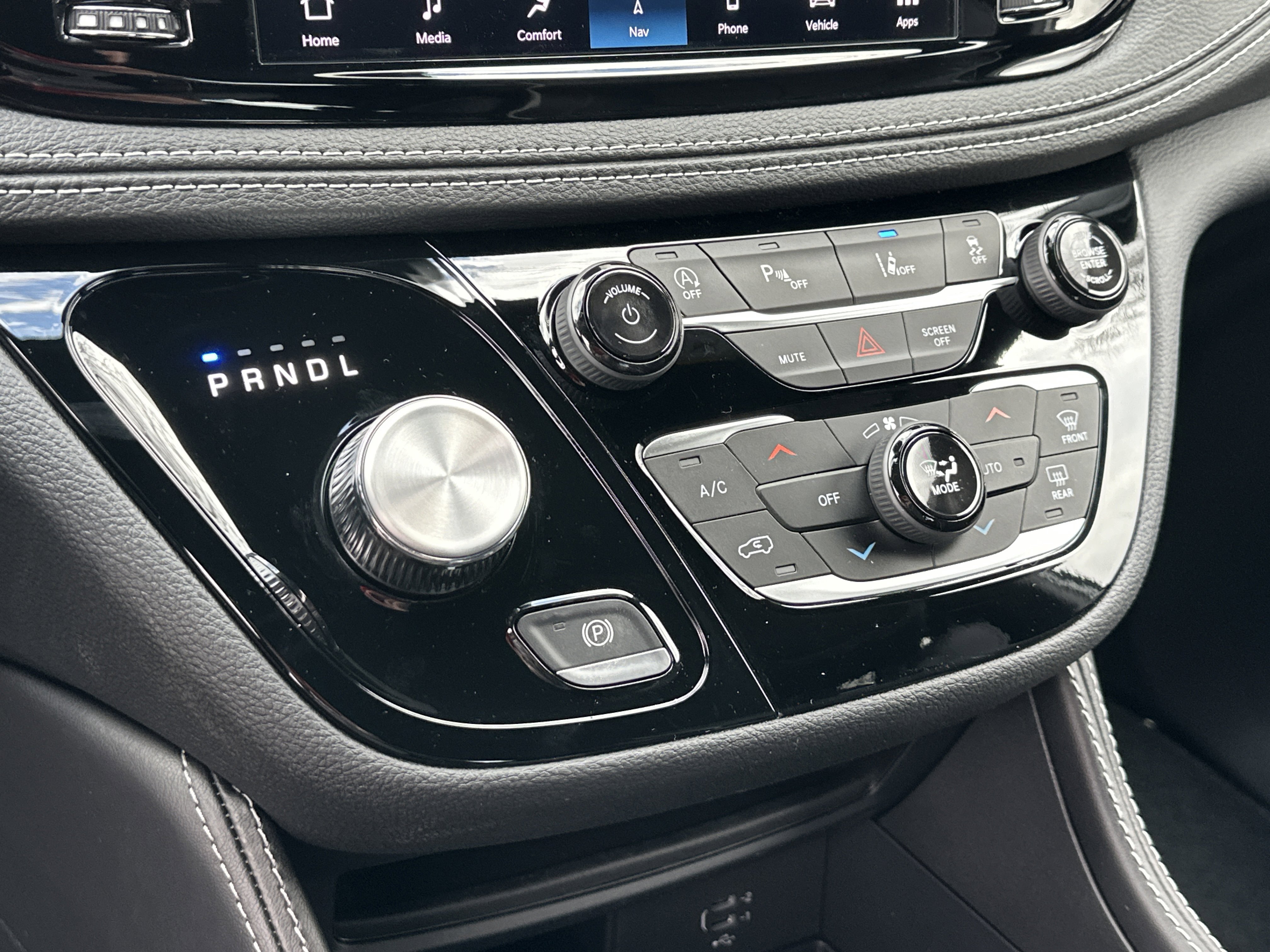 New 2026 Chrysler Pacifica Limited w/ S Appearance Package FWD image 6