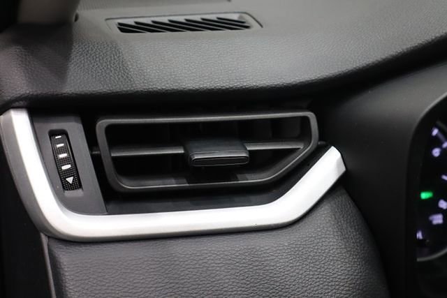 Used 2021 Toyota RAV4 LE image 16