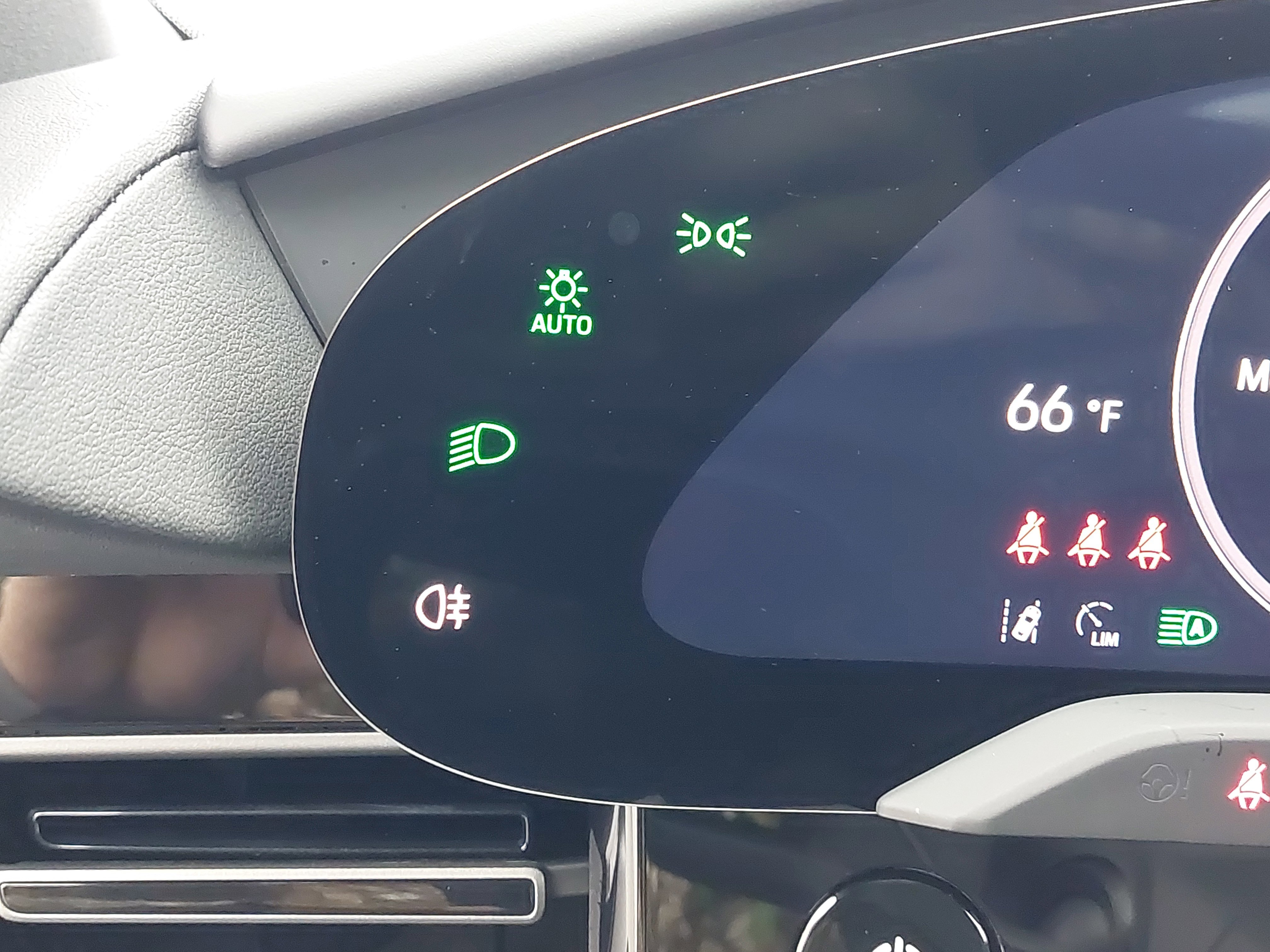 New 2025 Porsche Taycan image 28