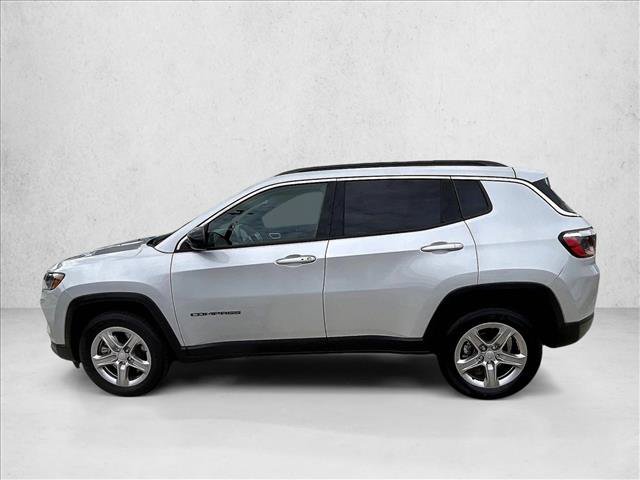 Used 2024 Jeep Compass Latitude AWD/4WD image 4