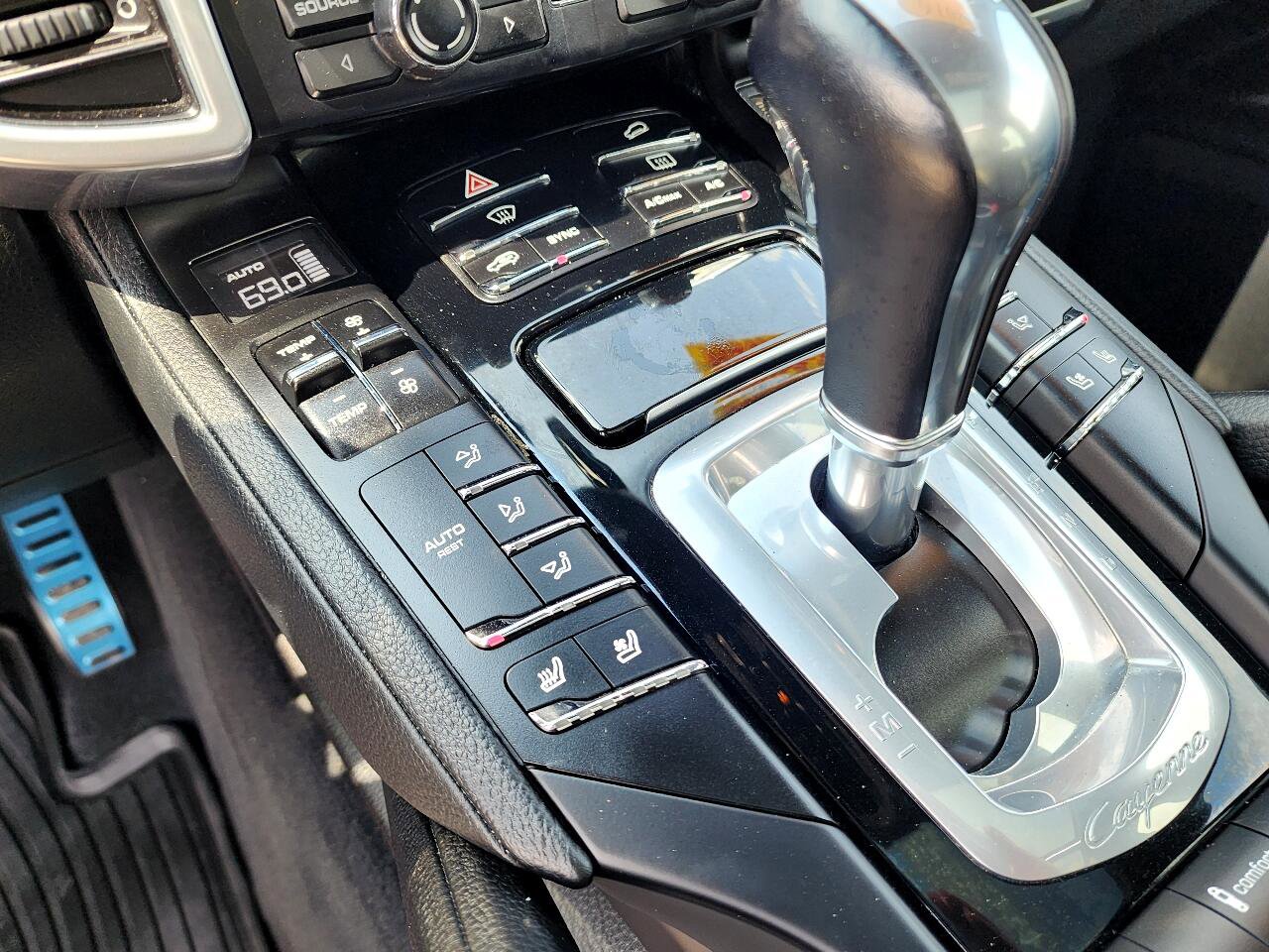 Used 2016 Porsche Cayenne S image 22