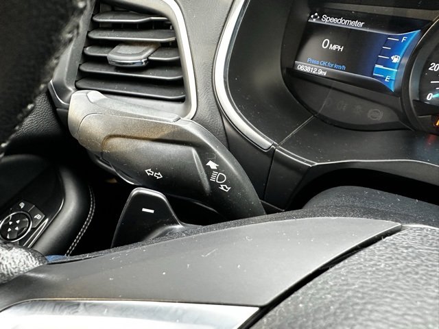 Used 2018 Ford Edge Titanium image 28